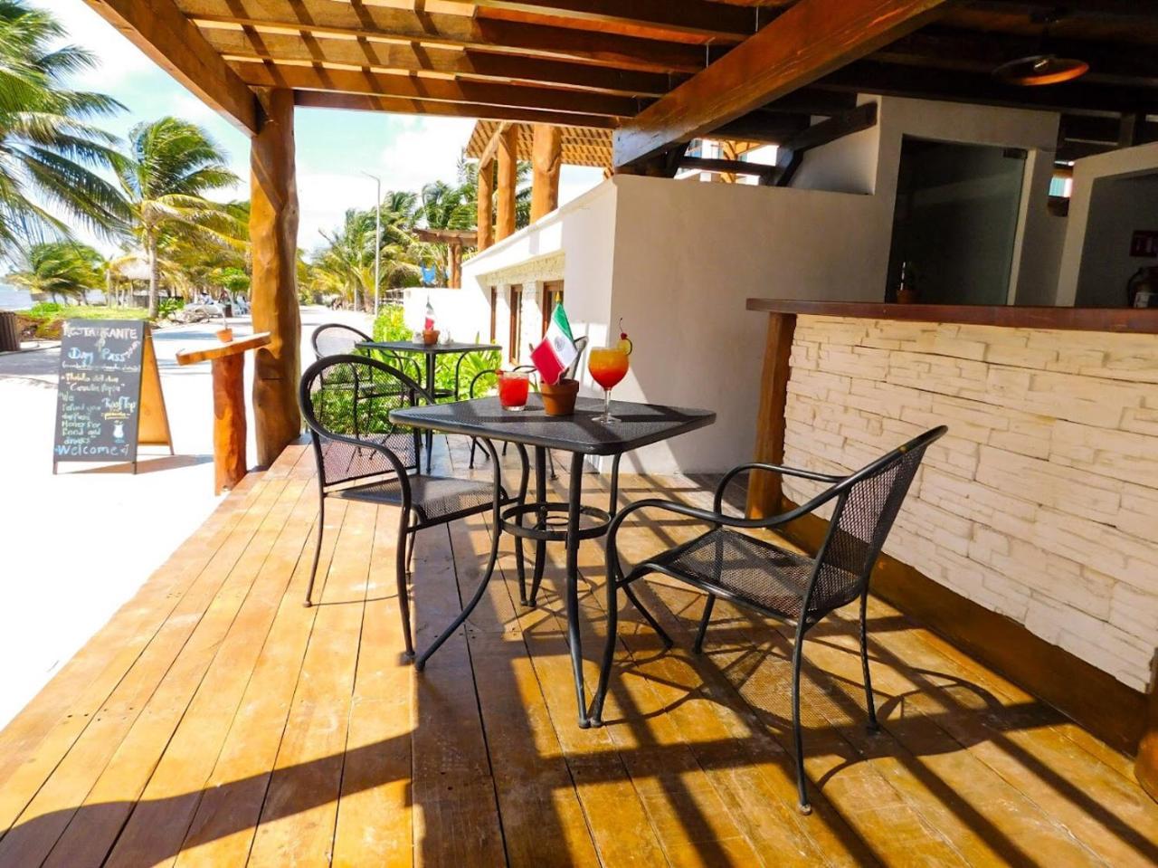 Aquastar By Rt Vacation Rentals Mahahual Esterno foto